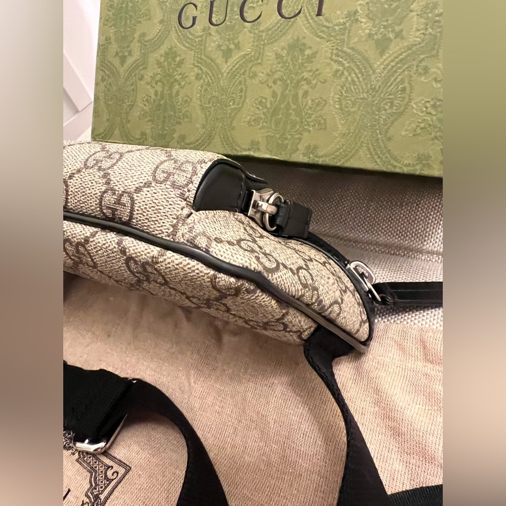 Gucci Supreme Belt Bag - Picture 12 of 14